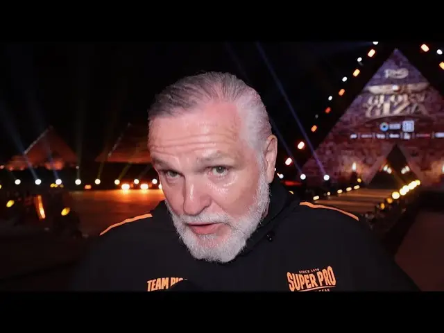 Peter Fury coach Rico Verhoeven scheidsrechter bel uitleg Usyk 2026