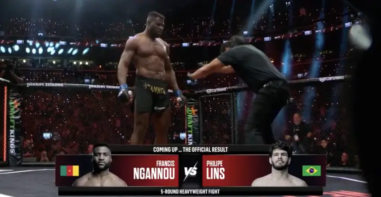 Francis Ngannou slaat Philipe Lins knockout bij MVP MMA 1 Netflix ronde 1
