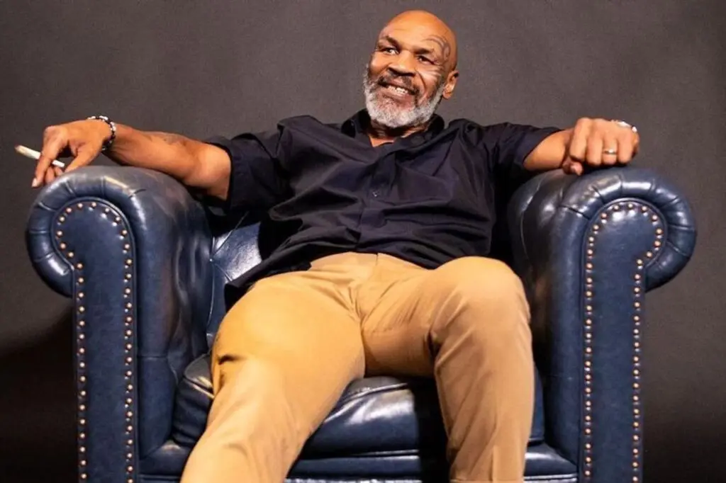Mike Tyson houdt Milos Cvjeticanin en Mory Kromah uit elkaar bij coffeeshop opening Rotterdam 2026